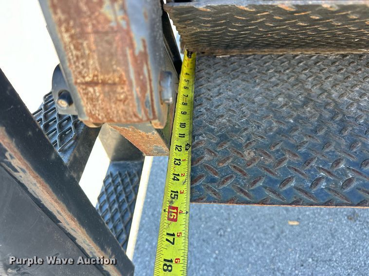 image for item EJ5165 2014 Peterbilt 337 box truck