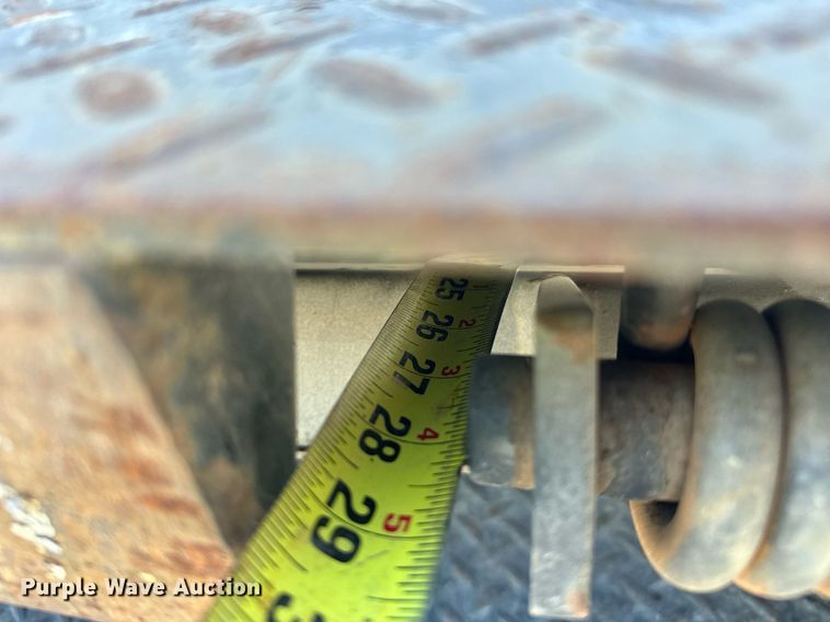 image for item EJ5165 2014 Peterbilt 337 box truck