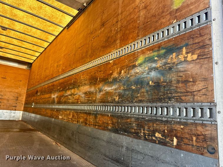 image for item EJ5165 2014 Peterbilt 337 box truck