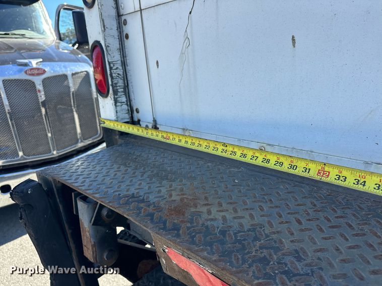 image for item EJ5165 2014 Peterbilt 337 box truck