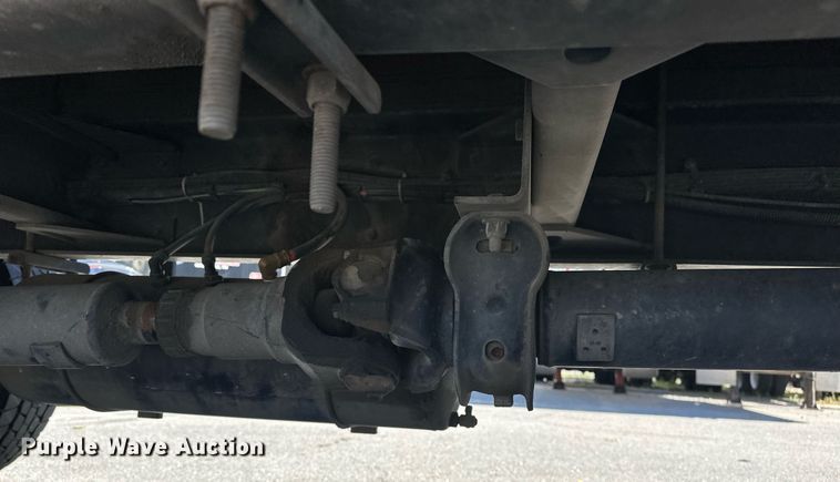 image for item EJ5165 2014 Peterbilt 337 box truck