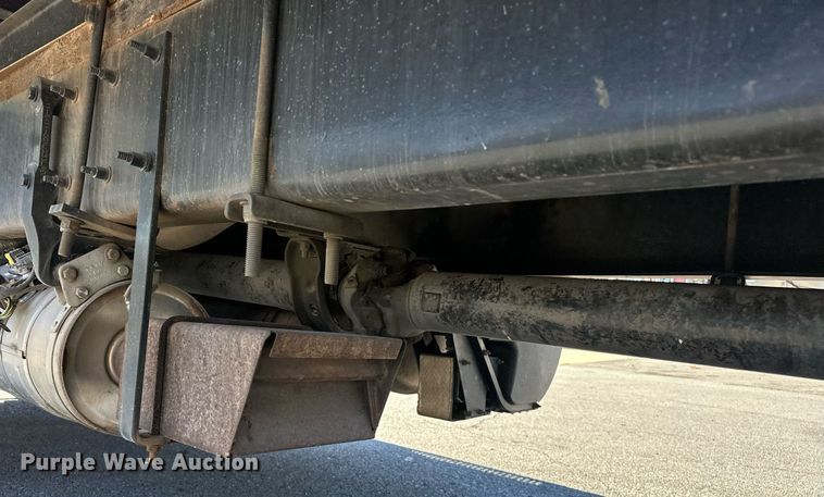 image for item EJ5165 2014 Peterbilt 337 box truck