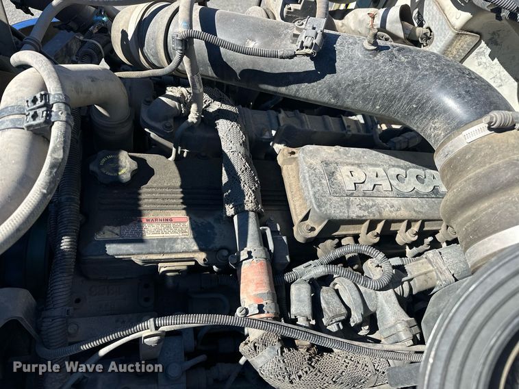 image for item EJ5165 2014 Peterbilt 337 box truck