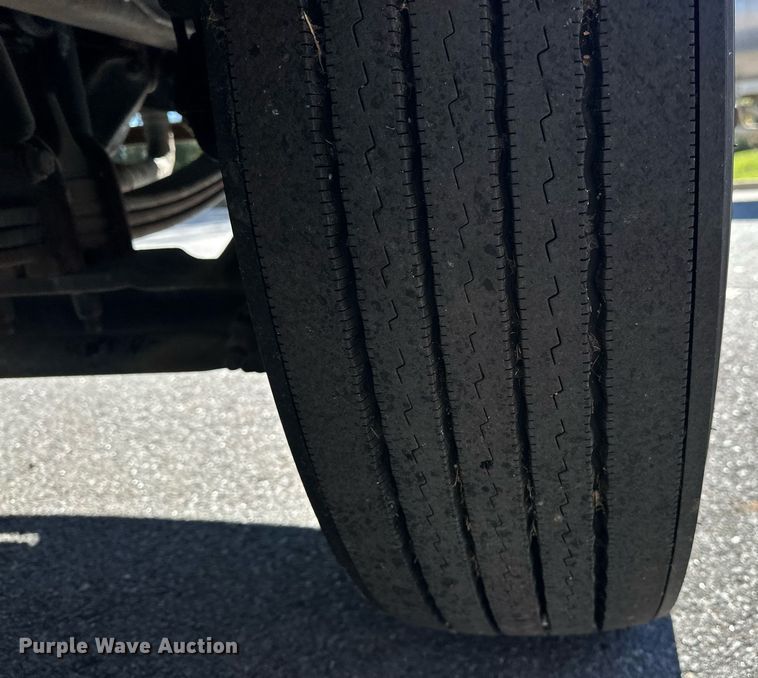 image for item EJ5165 2014 Peterbilt 337 box truck