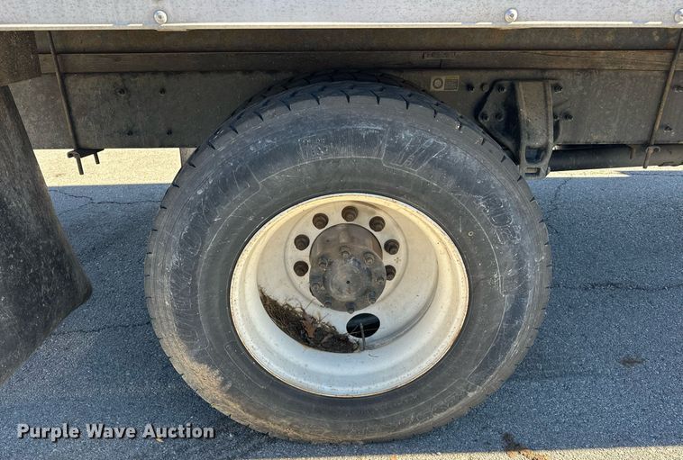 image for item EJ5165 2014 Peterbilt 337 box truck