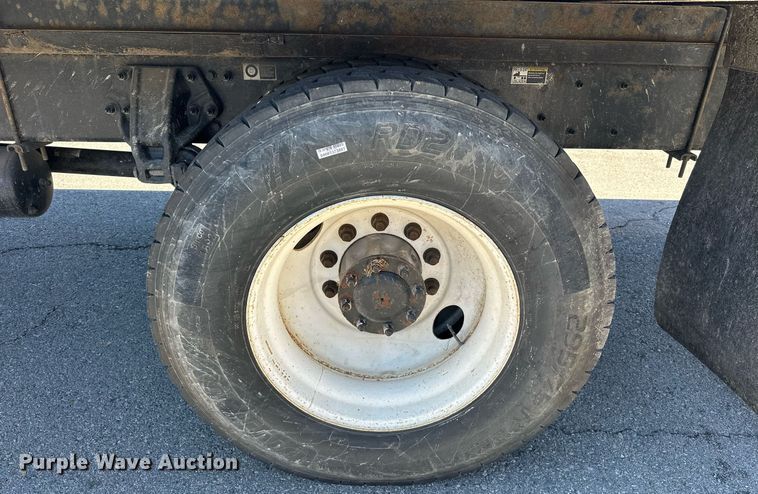 image for item EJ5165 2014 Peterbilt 337 box truck