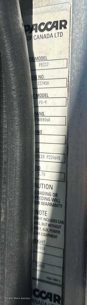 image for item EJ5165 2014 Peterbilt 337 box truck