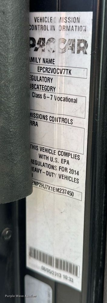 image for item EJ5165 2014 Peterbilt 337 box truck