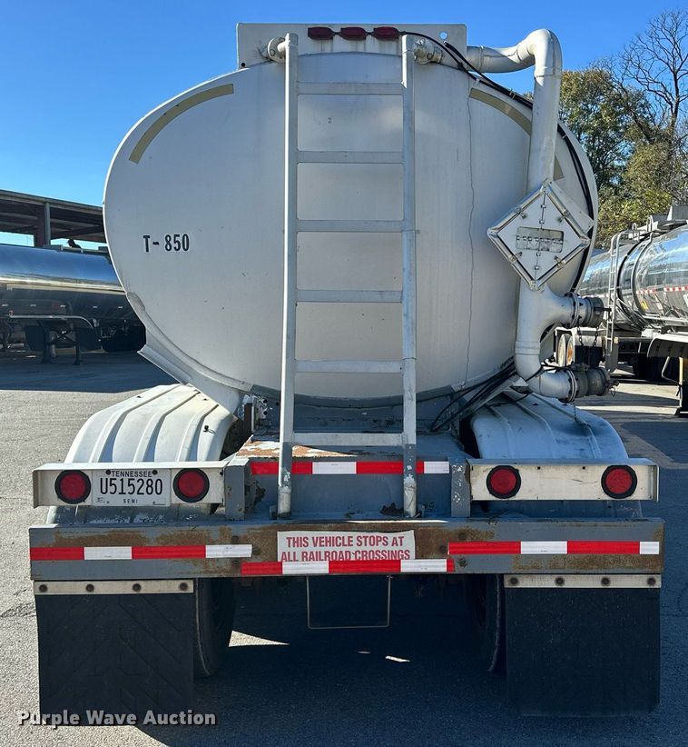 image for item EJ5167 1978 Freuhauf TAG-F2-ESF tank trailer