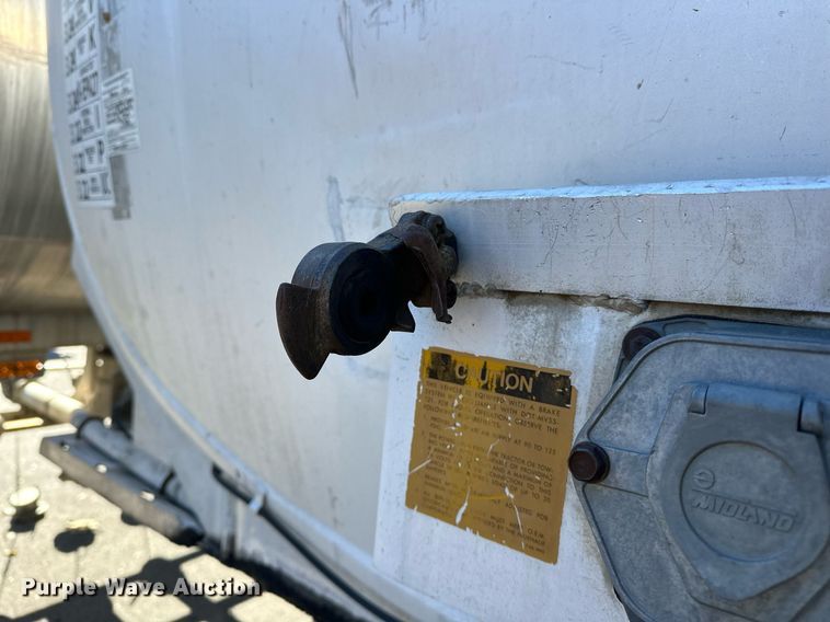 image for item EJ5167 1978 Freuhauf TAG-F2-ESF tank trailer