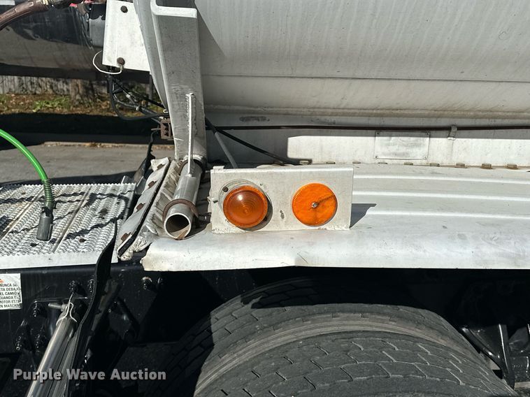 image for item EJ5167 1978 Freuhauf TAG-F2-ESF tank trailer
