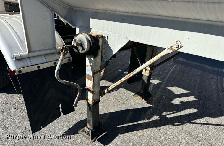 image for item EJ5167 1978 Freuhauf TAG-F2-ESF tank trailer