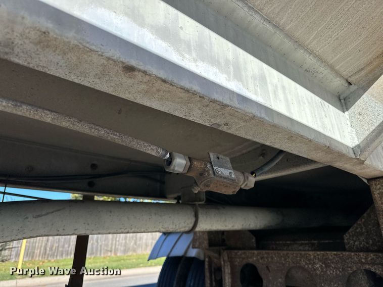 image for item EJ5167 1978 Freuhauf TAG-F2-ESF tank trailer