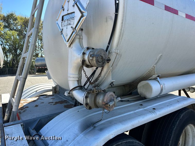 image for item EJ5167 1978 Freuhauf TAG-F2-ESF tank trailer