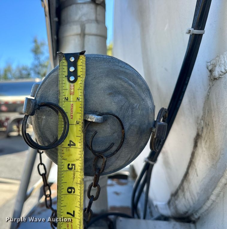 image for item EJ5167 1978 Freuhauf TAG-F2-ESF tank trailer