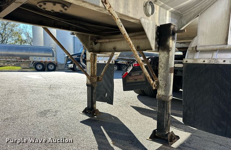 image for item EJ5167 1978 Freuhauf TAG-F2-ESF tank trailer