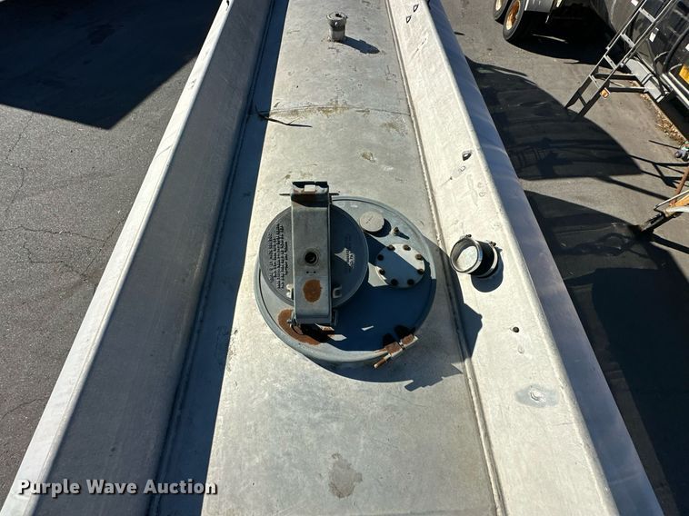 image for item EJ5167 1978 Freuhauf TAG-F2-ESF tank trailer