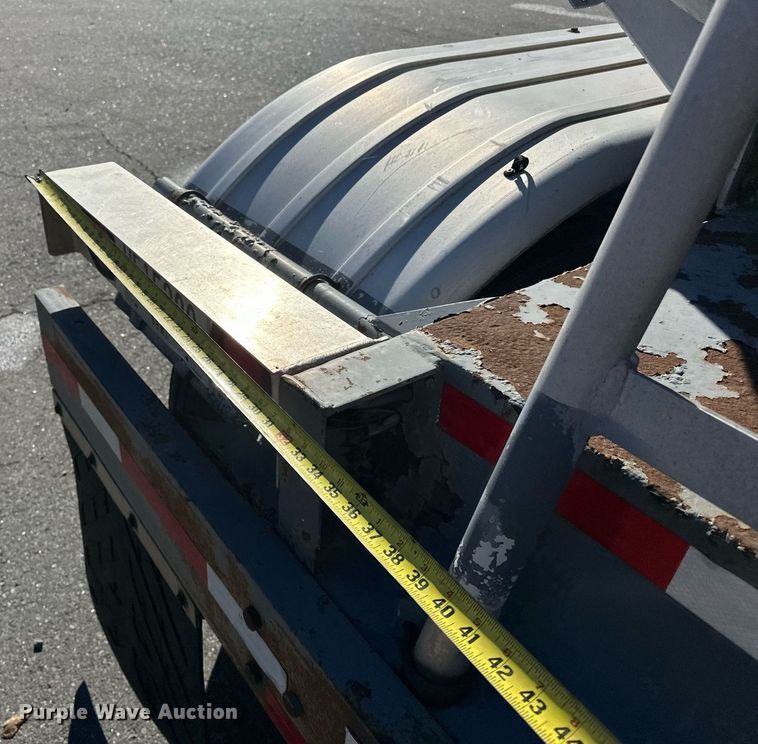 image for item EJ5167 1978 Freuhauf TAG-F2-ESF tank trailer