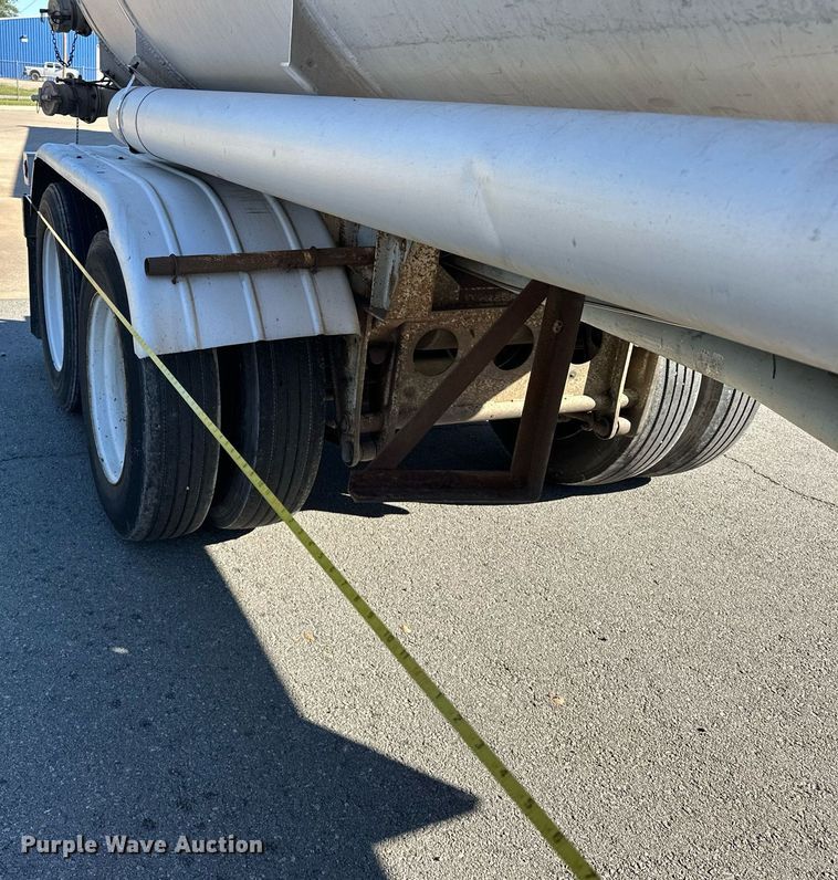 image for item EJ5167 1978 Freuhauf TAG-F2-ESF tank trailer