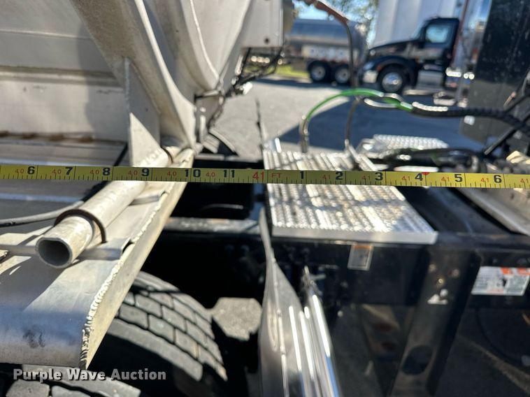 image for item EJ5167 1978 Freuhauf TAG-F2-ESF tank trailer