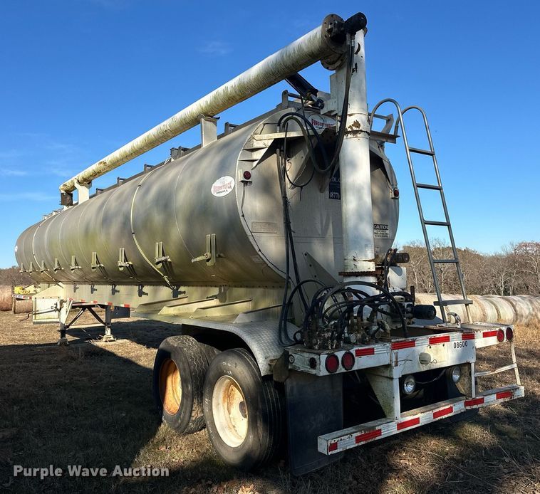 image for item EJ5232 2008 Pinson 0896D28N421CHJLA feed delivery trailer