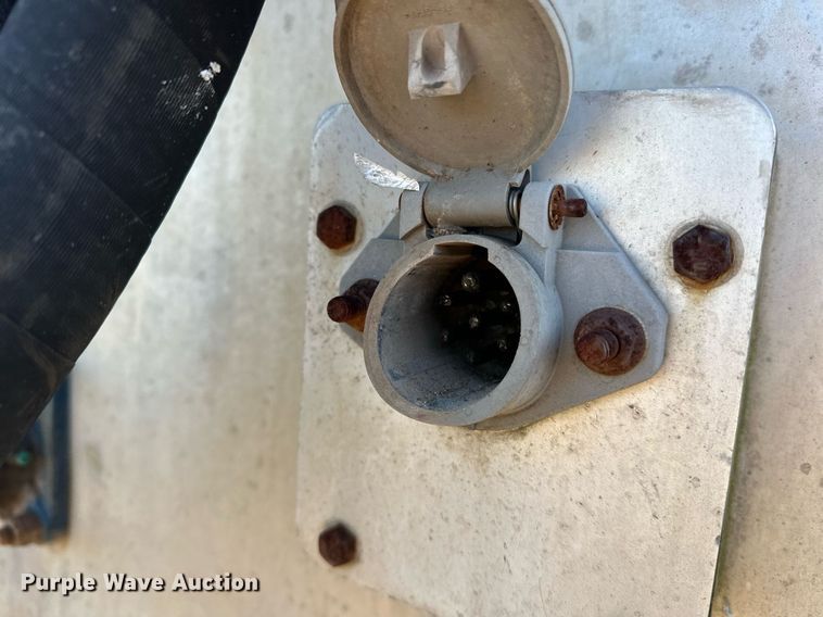 image for item EJ5232 2008 Pinson 0896D28N421CHJLA feed delivery trailer