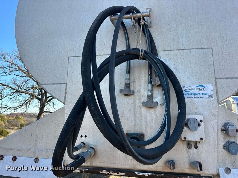 image for item EJ5232 2008 Pinson 0896D28N421CHJLA feed delivery trailer