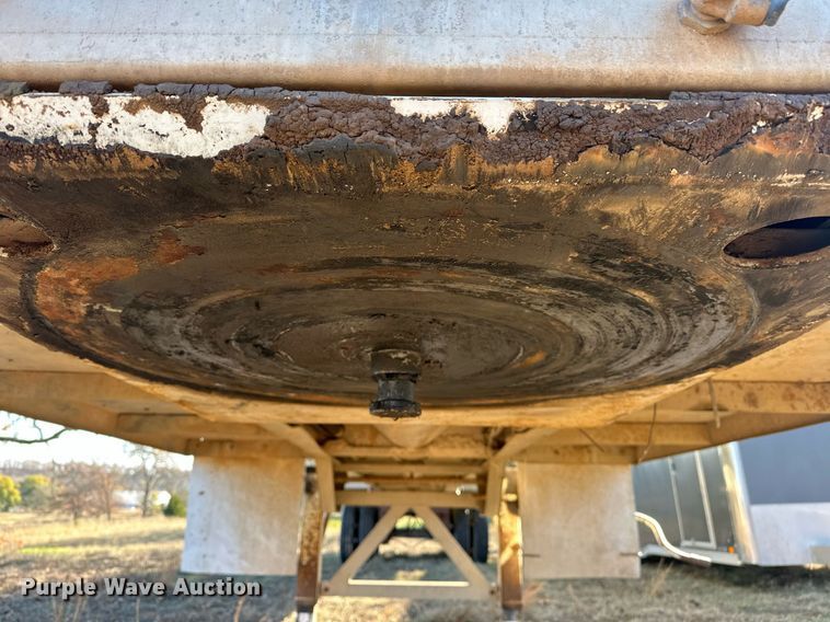 image for item EJ5232 2008 Pinson 0896D28N421CHJLA feed delivery trailer