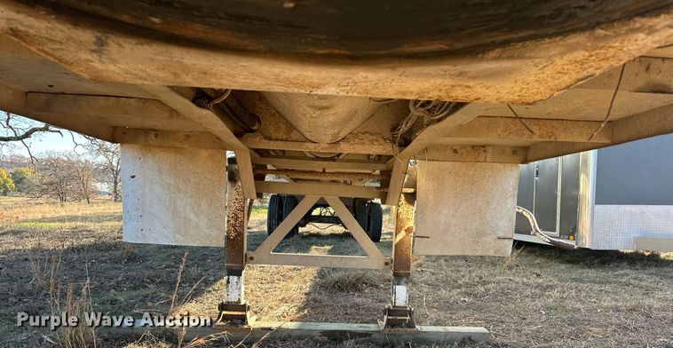 image for item EJ5232 2008 Pinson 0896D28N421CHJLA feed delivery trailer