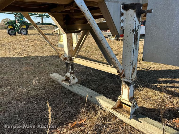 image for item EJ5232 2008 Pinson 0896D28N421CHJLA feed delivery trailer