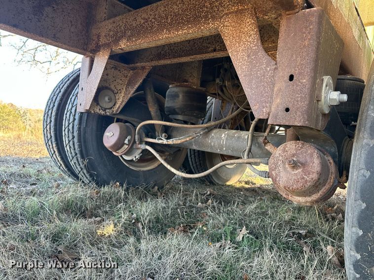 image for item EJ5232 2008 Pinson 0896D28N421CHJLA feed delivery trailer