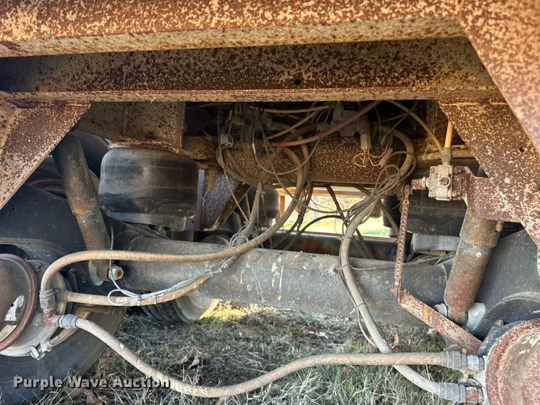 image for item EJ5232 2008 Pinson 0896D28N421CHJLA feed delivery trailer