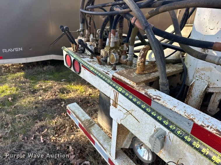 image for item EJ5232 2008 Pinson 0896D28N421CHJLA feed delivery trailer