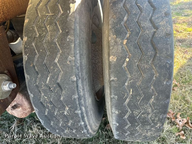 image for item EJ5232 2008 Pinson 0896D28N421CHJLA feed delivery trailer