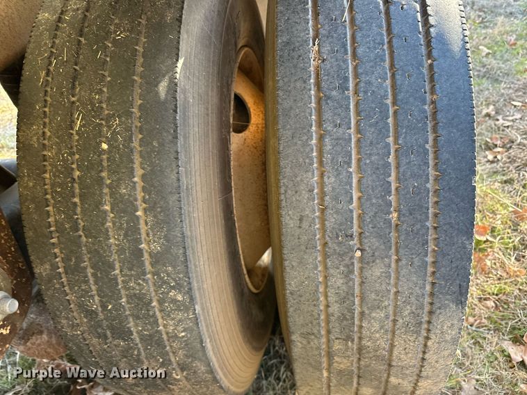 image for item EJ5232 2008 Pinson 0896D28N421CHJLA feed delivery trailer