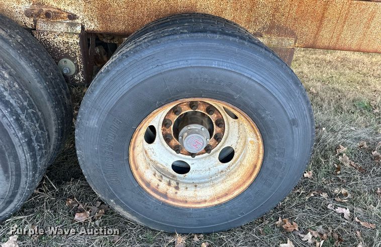 image for item EJ5232 2008 Pinson 0896D28N421CHJLA feed delivery trailer