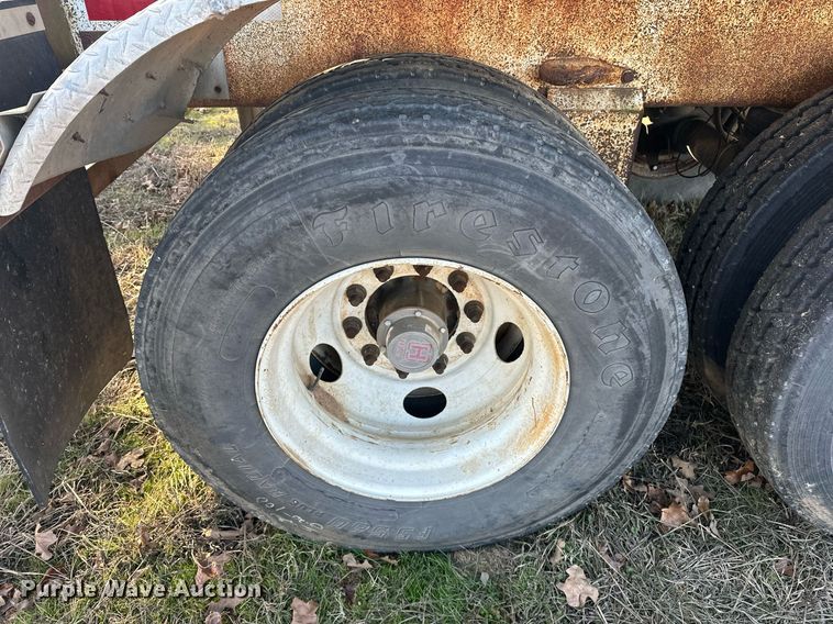 image for item EJ5232 2008 Pinson 0896D28N421CHJLA feed delivery trailer