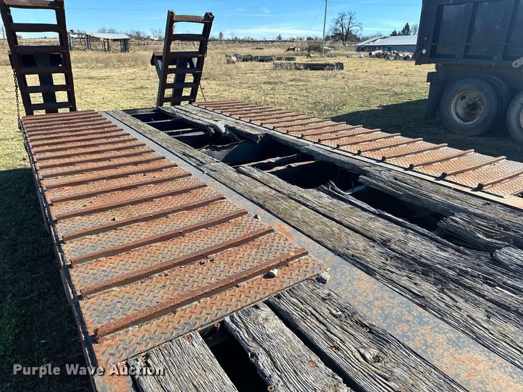 image for item EJ5254 2008 Viking VFD46R16F40T drop deck equipment trailer