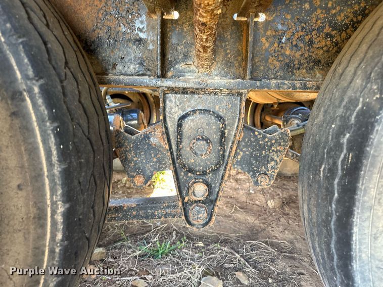 image for item EJ5254 2008 Viking VFD46R16F40T drop deck equipment trailer