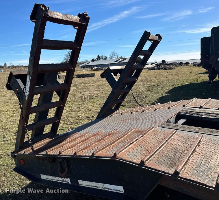 image for item EJ5254 2008 Viking VFD46R16F40T drop deck equipment trailer