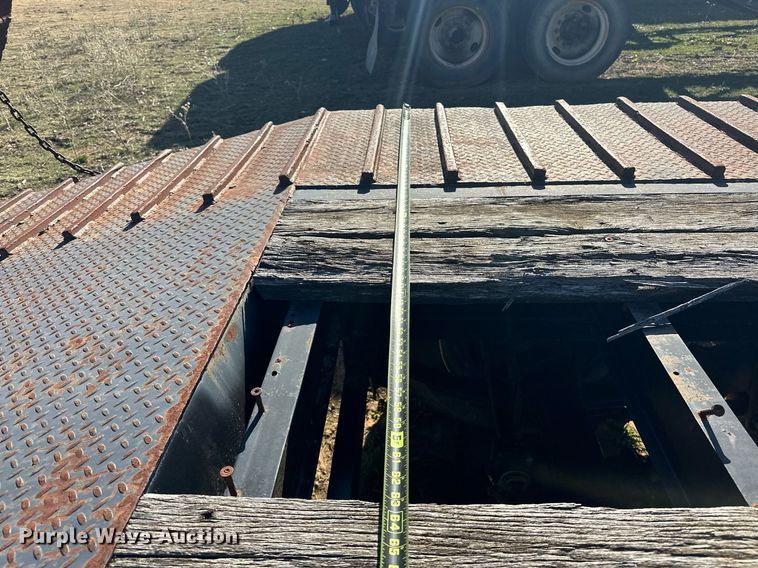 image for item EJ5254 2008 Viking VFD46R16F40T drop deck equipment trailer