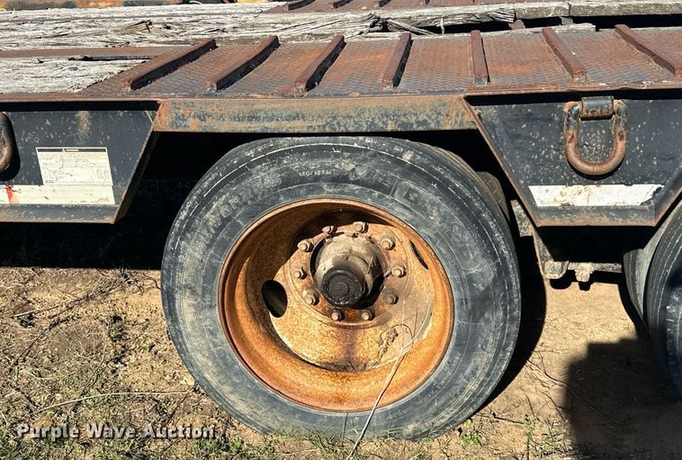 image for item EJ5254 2008 Viking VFD46R16F40T drop deck equipment trailer