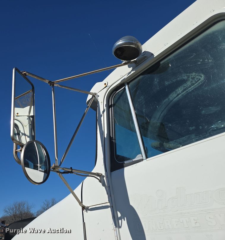 image for item EK2426 1990 Kenworth T600 semi truck