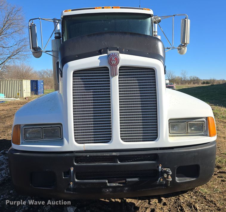 image for item EK2426 1990 Kenworth T600 semi truck