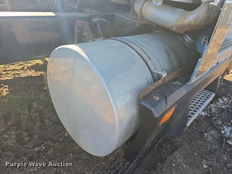 image for item EK2426 1990 Kenworth T600 semi truck