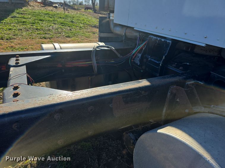 image for item EK2426 1990 Kenworth T600 semi truck