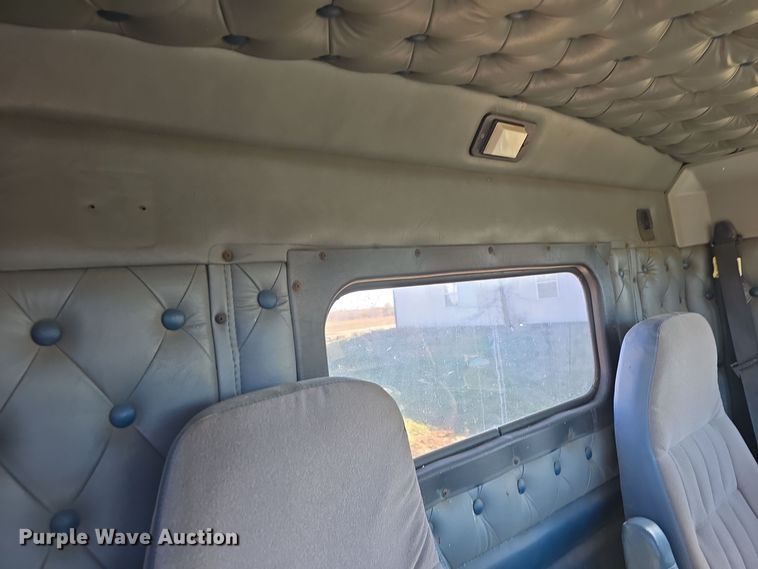 image for item EK2426 1990 Kenworth T600 semi truck