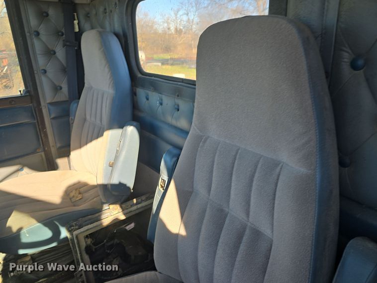 image for item EK2426 1990 Kenworth T600 semi truck