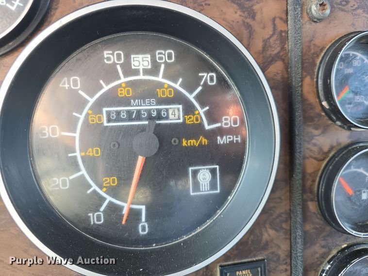 image for item EK2426 1990 Kenworth T600 semi truck