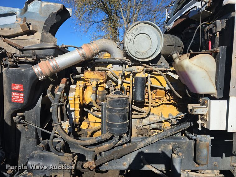 image for item EK2426 1990 Kenworth T600 semi truck